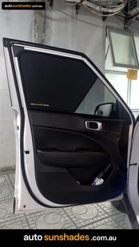 HYUNDAI VENUE 2020-2025 car window sun shades — photo 4