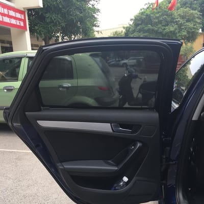 Custom-fit sun shades fitted to a AUDI A4 2008-2015
