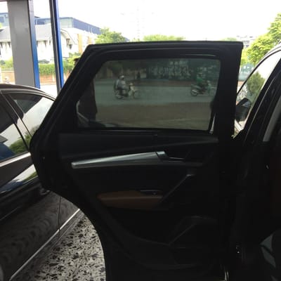 Custom-fit sun shades fitted to a AUDI Q5 2018-2024
