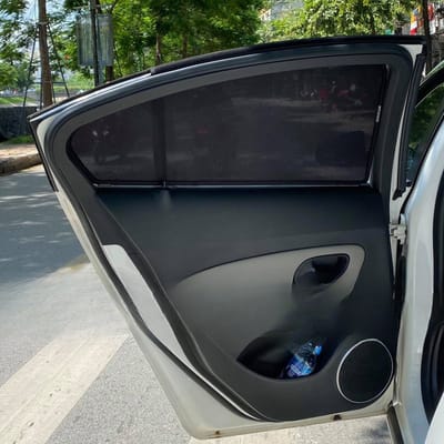 Custom-fit sun shades fitted to a HOLDEN CRUZE 2016-2020