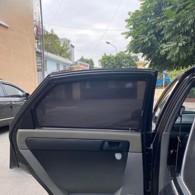 Custom-fit sun shades fitted to a DAEWOO LACETTI 2006-2010