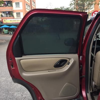Custom-fit sun shades fitted to a FORD ESCAPE