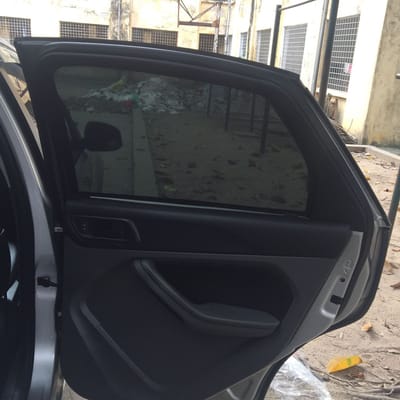 Custom-fit sun shades fitted to a FORD FOCUS HATCHBACK 2007-2013