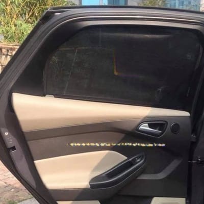 Custom-fit sun shades fitted to a FORD FOCUS SEDAN 2014-2020