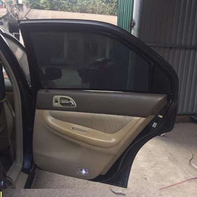 Custom-fit sun shades fitted to a HONDA ACCORD 1994-1997