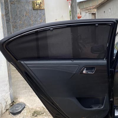 Custom-fit sun shades fitted to a HONDA ACCORD 2013-2017