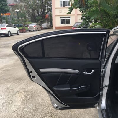 Custom-fit sun shades fitted to a HONDA CIVIC 2013-2016