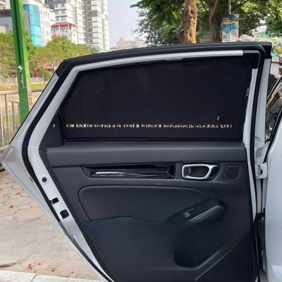 Custom-fit sun shades fitted to a HONDA CIVIC 2022-2025