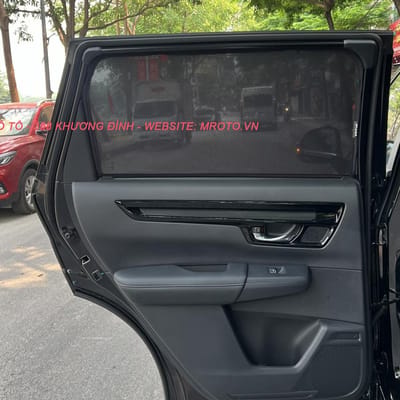 Custom-fit sun shades fitted to a HONDA CR-V 2023-2025