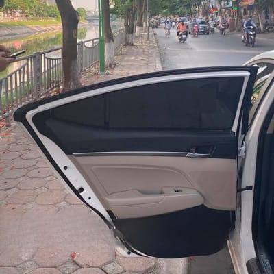 Custom-fit sun shades fitted to a HYUNDAI ELANTRA 2017-2020