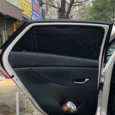 Custom-fit sun shades fitted to a HYUNDAI ELANTRA 2021-2025