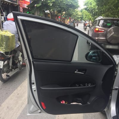 Custom-fit sun shades fitted to a HYUNDAI I30 GD 2012-2017