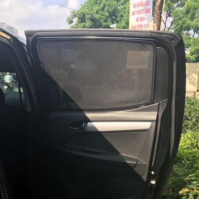 Custom-fit sun shades fitted to a ISUZU D-MAX 2015-2019