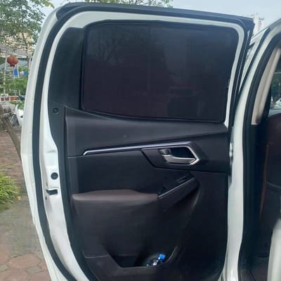Custom-fit sun shades fitted to a ISUZU D-MAX 2021-2025