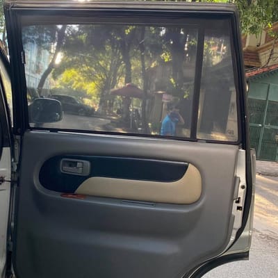 Custom-fit sun shades fitted to a ISUZU HILANDER