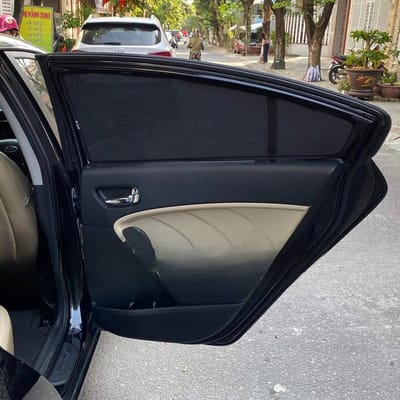 Custom-fit sun shades fitted to a KIA CERATO / K3 2015-2018