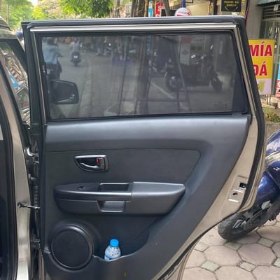 Custom-fit sun shades fitted to a KIA SOUL 2009-2013
