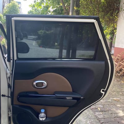 Custom-fit sun shades fitted to a KIA SOUL 2014-2019