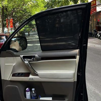 Custom-fit sun shades fitted to a LEXUS GX460