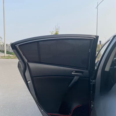 Custom-fit sun shades fitted to a MAZDA 3 2009-2014