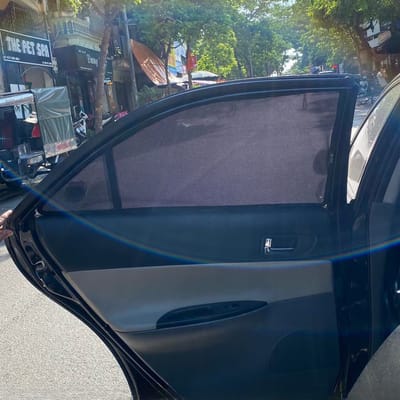 Custom-fit sun shades fitted to a MAZDA 6 2002-2008