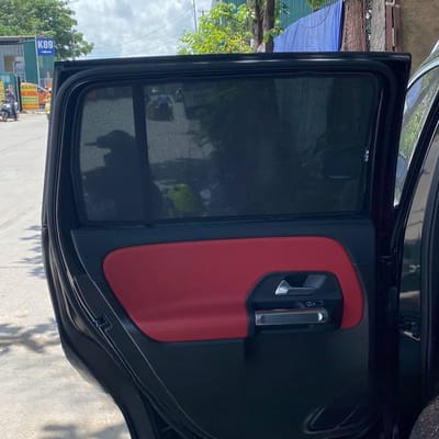 Custom-fit sun shades fitted to a MERCEDES GLB