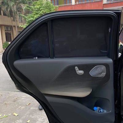 Custom-fit sun shades fitted to a MERCEDES GLE 2019-2022