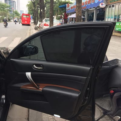 Custom-fit sun shades fitted to a NISSAN MAXIMA 2009-2015