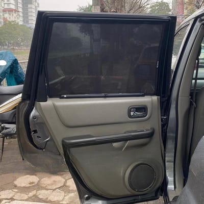 Custom-fit sun shades fitted to a NISSAN X-TRAIL T30 2001-2007