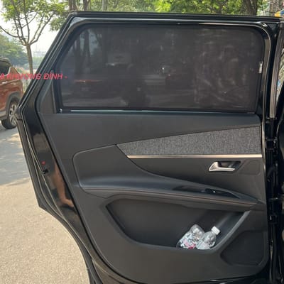Custom-fit sun shades fitted to a PEUGEOT 5008