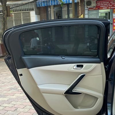 Custom-fit sun shades fitted to a PEUGEOT 508
