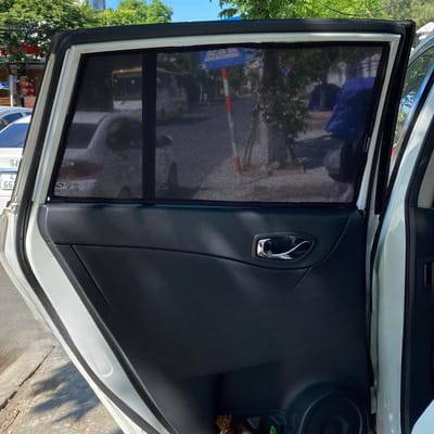Custom-fit sun shades fitted to a RENAULT KOLEOS