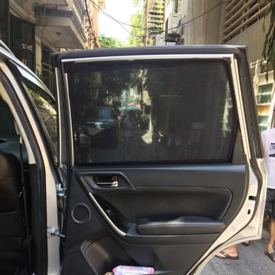 Custom-fit sun shades fitted to a SUBARU FORESTER 2012-2017