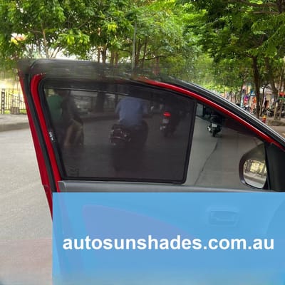 Custom-fit sun shades fitted to a SUZUKI CELERIO