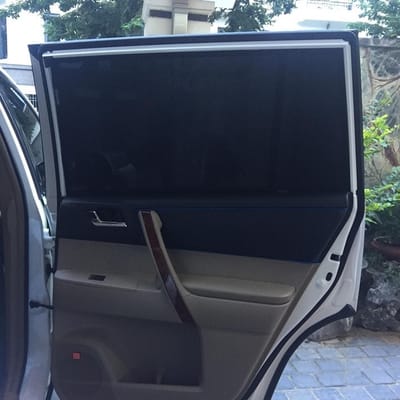 Custom-fit sun shades fitted to a TOYOTA KLUGER 2008-2014