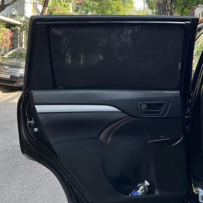 Custom-fit sun shades fitted to a TOYOTA KLUGER 2014-2020