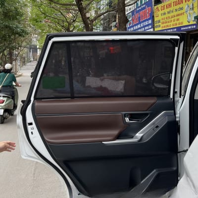Custom-fit sun shades fitted to a TOYOTA INNOVA CROSS (HYCROSS) 2023-2025