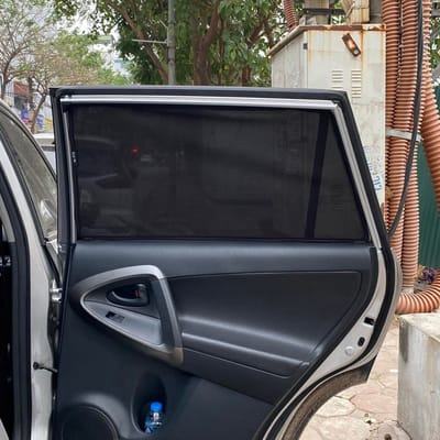 Custom-fit sun shades fitted to a TOYOTA RAV4 2007-2012