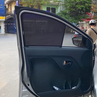 Custom-fit sun shades fitted to a TOYOTA RUSH