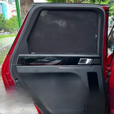 Custom-fit sun shades fitted to a ZOTYE Z8L 7 seats