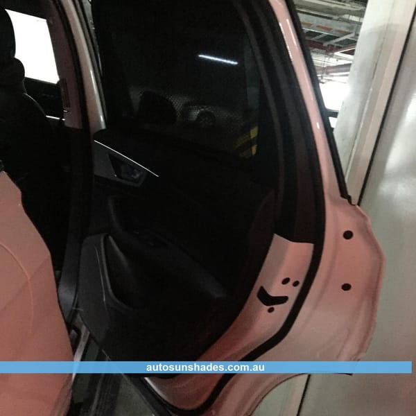 AUDI Q7 2017-2026 custom-fit car window sun shades — photo 3