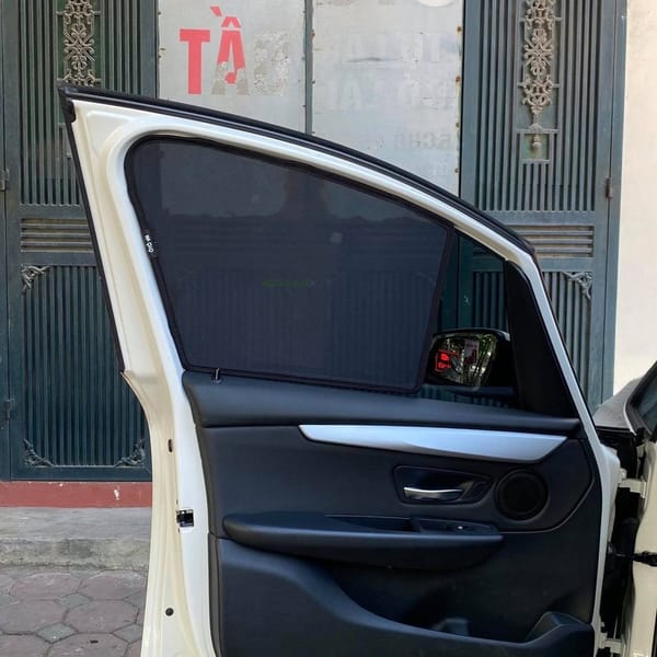 BMW 218i 7 seats custom-fit car window sun shades — photo 4