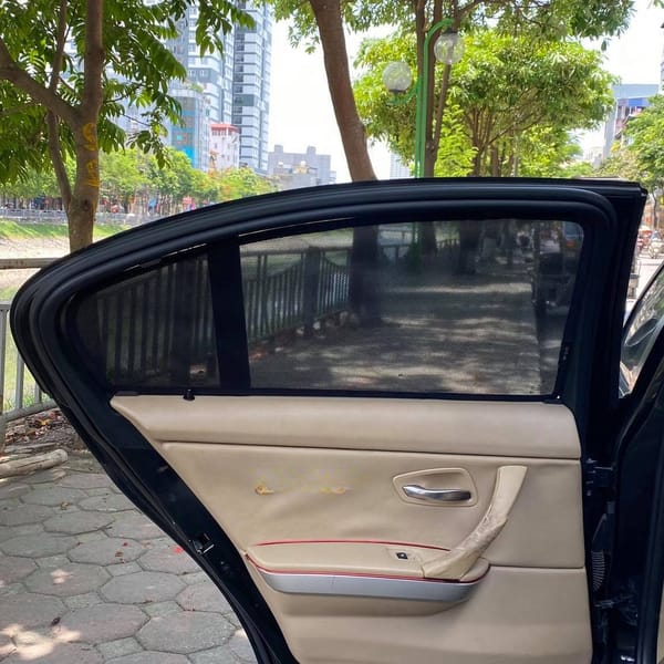 BMW E90 320i 2005-2011 custom-fit car window sun shades — photo 5