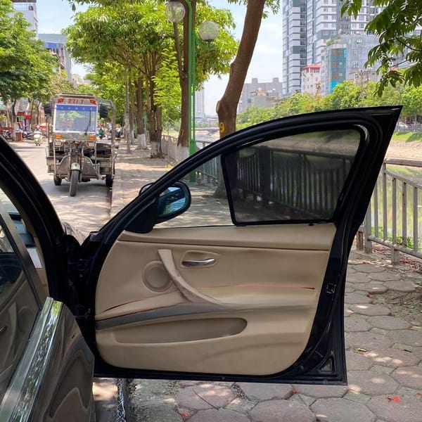 BMW E90 320i 2005-2011 custom-fit car window sun shades — photo 8