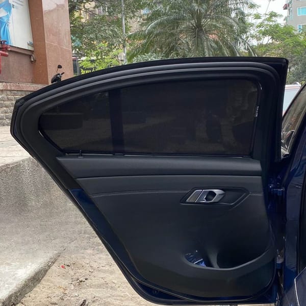 BMW 320i G20 2019-2025 custom-fit car window sun shades — photo 1