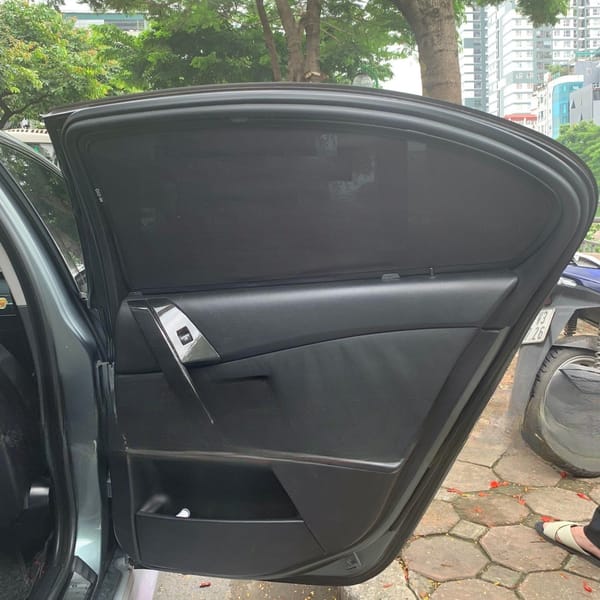 BMW 520i 2006-2009 custom-fit car window sun shades — photo 3