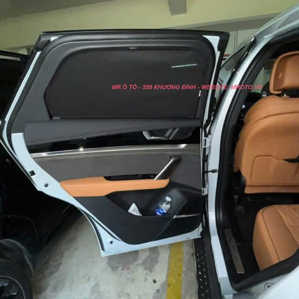 BYD TANG / SEALION 8 custom-fit car window sun shades — photo 2