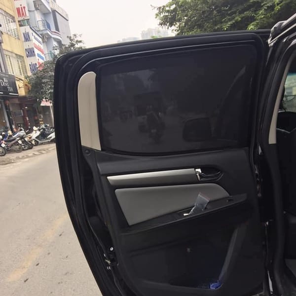 HOLDEN COLORADO custom-fit car window sun shades — photo 3