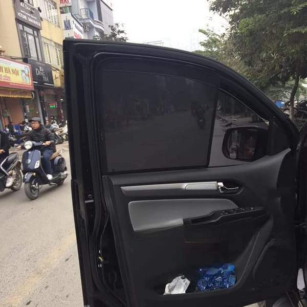 HOLDEN COLORADO custom-fit car window sun shades — photo 4