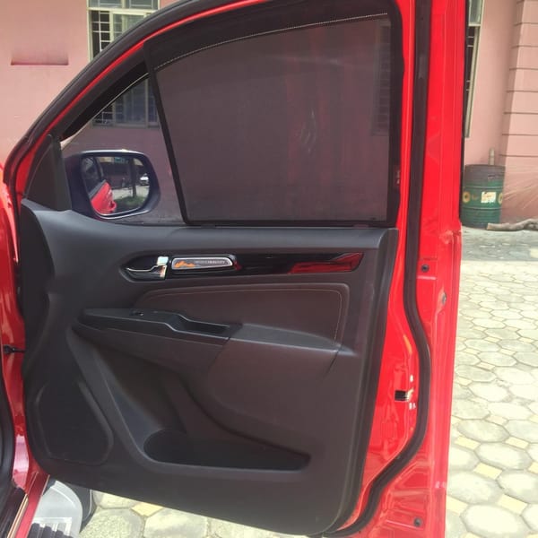 HOLDEN COLORADO custom-fit car window sun shades — photo 6